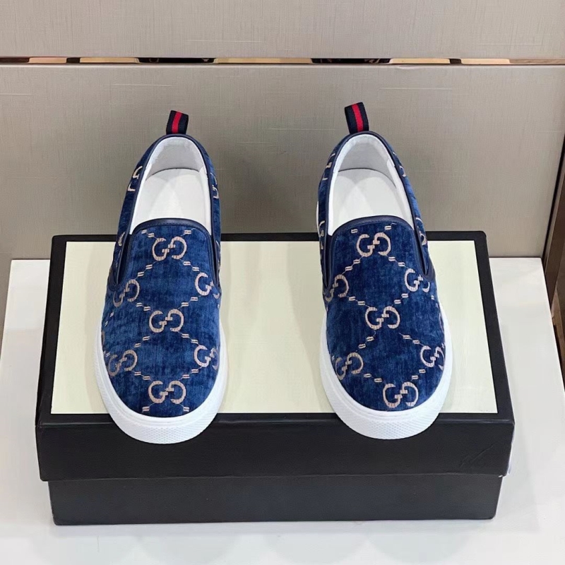 G*u*i casual shoes